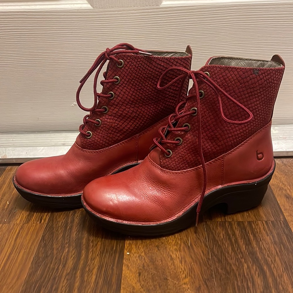 BIONICA Rangeley Bootie💋♥️in Red Size 7